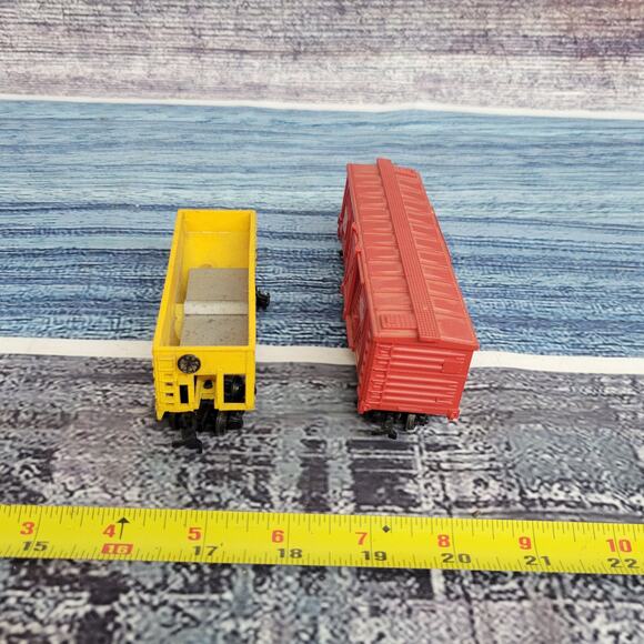 Vintage tyco H.O scale 2pcs B.O chessie systems and swift livestock express car - Picture 3 of 8